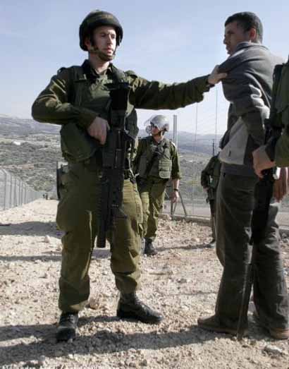 Un jeune palestinien frappé à la tête à Bilin